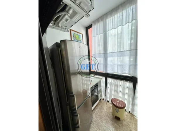 Durres, jepet me qera apartament 1+1 Kati 2, 300 € (Plazh Hekurudha)