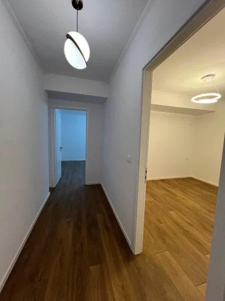 Tirane, shes apartament 2+1+Ballkon Kati 3, 65 m² 118.000 € (Porcelan)