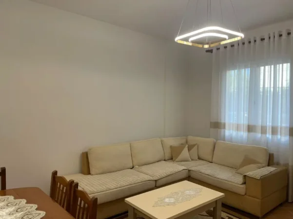 Tirane, jepet me qera apartament 1+1+Ballkon Kati 1, 55 m² 400 € (Inxhinieria Ndertimit)