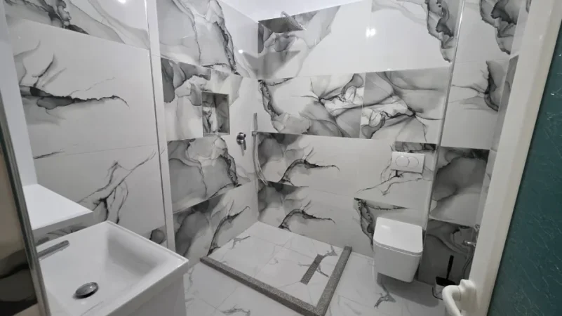 Vlore - Lungomare, jepet me qera apartament 1+1 Kati 2, 70 m² 400 € (Rruga Dhimitër Konomi, Vlore)