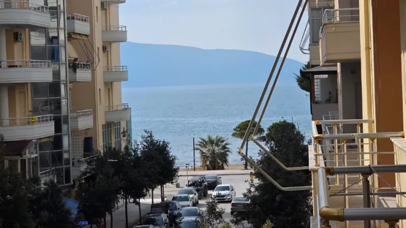 Vlore - Lungomare, jepet me qera apartament 1+1 Kati 2, 70 m² 400 € (Rruga Dhimitër Konomi, Vlore)