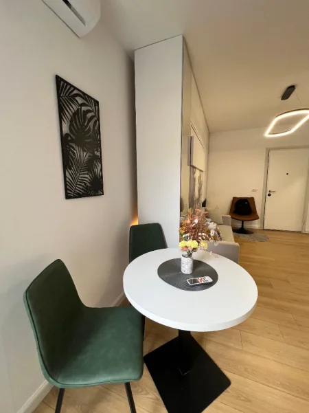 Tirane, shes garsonier 1+1 , 35 m² 83.000 € (Rruga Rrapo Hekali)