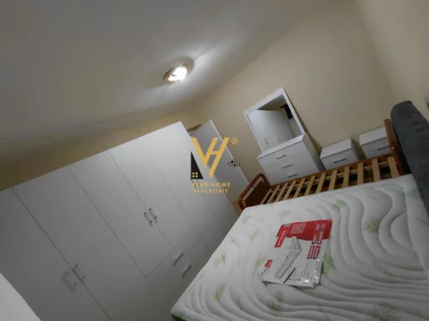 Tirane, jepet me qera apartament 1+1+Ballkon Kati 3, 65 m² 500 € (RRUGA FORTUZI)