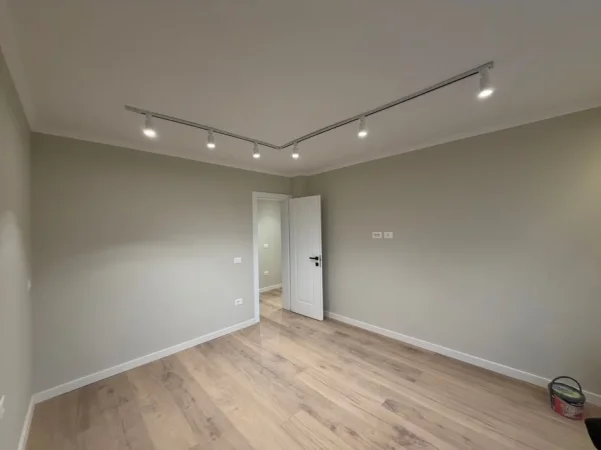 Tirane, shes apartament 1+1+Ballkon Kati 5, 45 m² 125.000 € (21 Dhjetori)