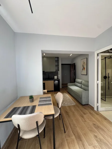 Tirane, shes garsonier 3+1 Kati 4, 84 m² 255.000 € (Mine Peza)