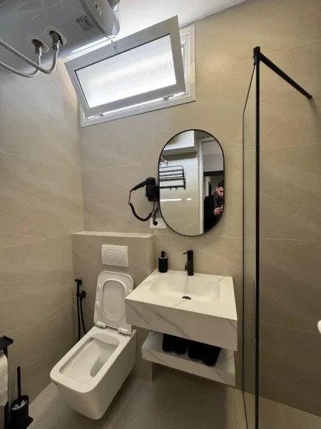 Tirane, shes garsonier 3+1 Kati 4, 84 m² 255.000 € (Mine Peza)