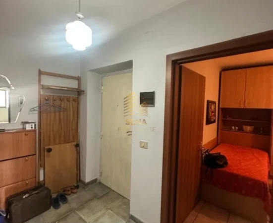 Tirane, jepet me qera apartament 2+1+Ballkon Kati 4, 80 m² 500 € (Brryli)