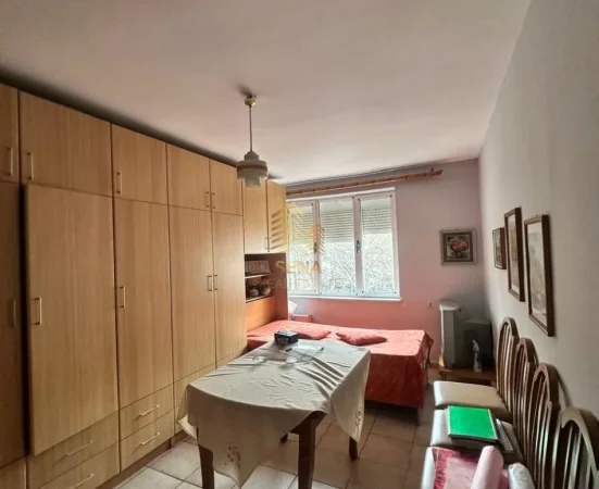 Tirane, jepet me qera apartament 2+1+Ballkon Kati 4, 80 m² 500 € (Brryli)