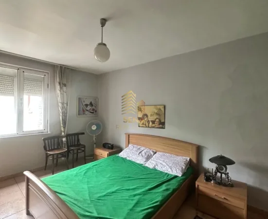 Tirane, jepet me qera apartament 2+1+Ballkon Kati 4, 80 m² 500 € (Brryli)