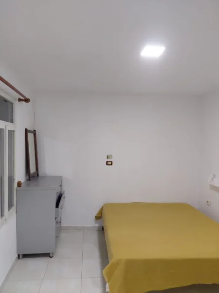 Tirane, jepet me qera 1+1 Kati 1, 265 € 