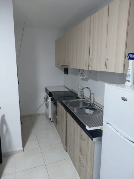 Tirane, jepet me qera 1+1 Kati 1, 265 € 