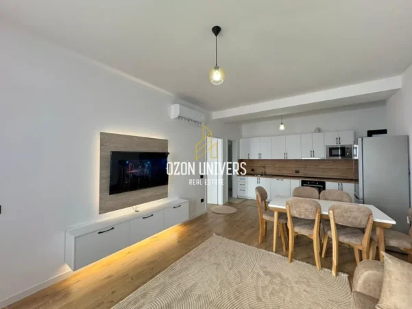 Tirane, jepet me qera apartament 2+1+Ballkon Kati 5, 105 m² 50,000 lekë/muaj (paskuqan)