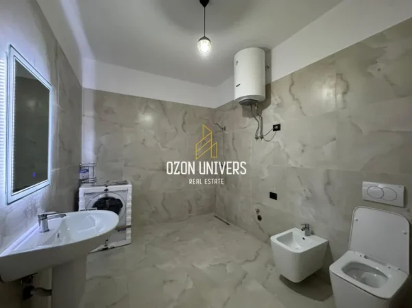 Tirane, jepet me qera apartament 2+1+Ballkon Kati 5, 105 m² 50,000 lekë/muaj (paskuqan)