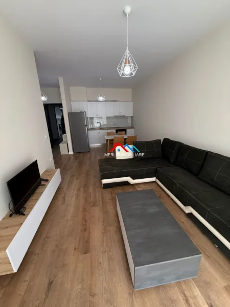 Tirane, jepet me qera apartament 1+1+Ballkon Kati 3, 70 m² 571 € (RRUGA 5 MAJI)