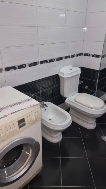 Tirane, jepet me qera apartament 1+1 Kati 5, 60 m² 500 € (Don Bosko)