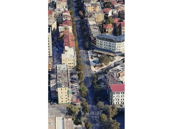 Tirane, jepet me qera ambjent biznesi Kati 1, 150 m² 5.000 € (Rruga e Durrësit)