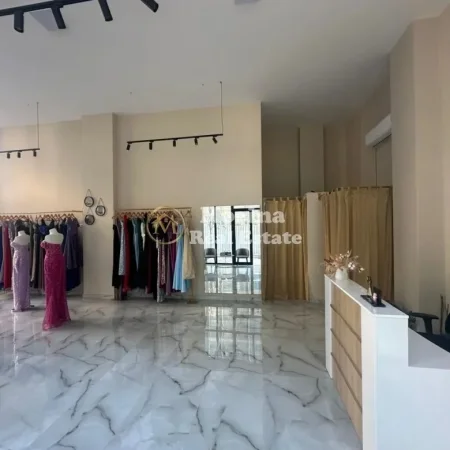 Tirane, jepet me qera ambjent biznesi Kati 1, 63 m² 700 € (Fusha e Aviacionit)