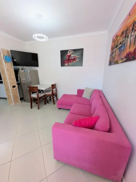 Tirane, jap me qera garsonier Kati 4, 40 m² 450 € (21 Dhjetori te Autokadiu)