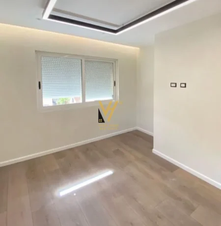 Tirane, shitet apartament 2+1+Ballkon Kati 5, 72 m² 210.000 € (KOMUNA E PARISIT)