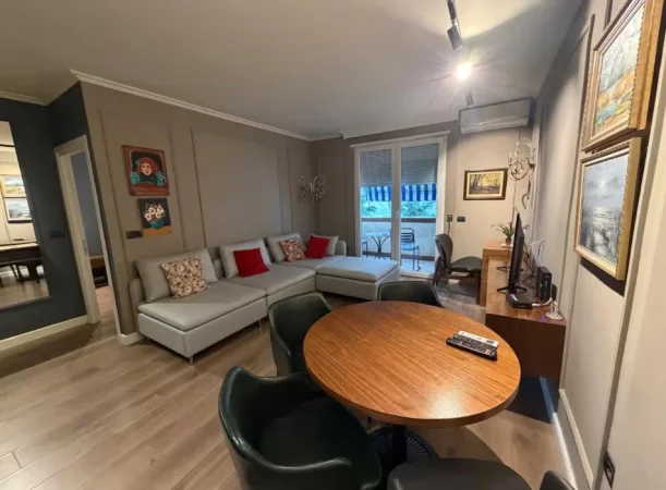 Tirane, jepet me qera apartament 1+1 Kati 3, 68 m² 700 € (Drejtoria e Policise)