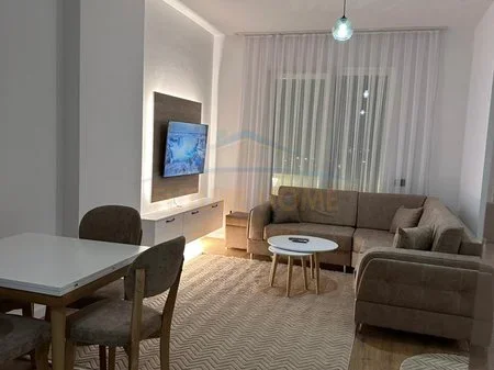 Tirane, jepet me qera apartament 1+1 Kati 4, 69 m² 450 € (Paskuqan)