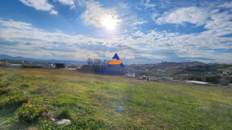 Tirane, shitet toke , 80.000 m² 760.000 € 