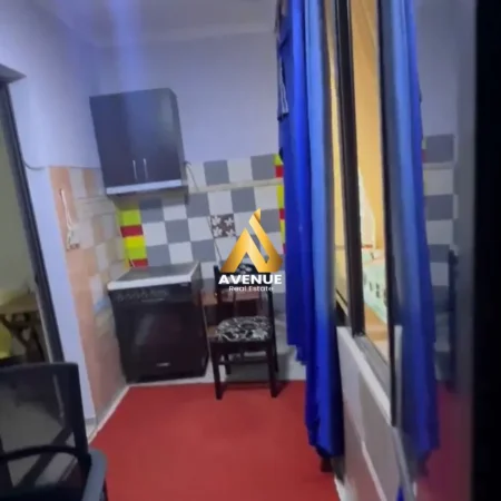 Tirane, jepet me qera apartament 2+1 Kati 7, 450 €