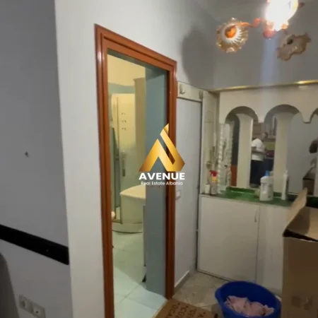 Tirane, jepet me qera apartament 2+1 Kati 7, 450 €