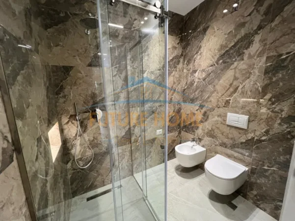 Tirane, shitet apartament 2+1 , 121 m² 310.000 € (komuna e parisit)