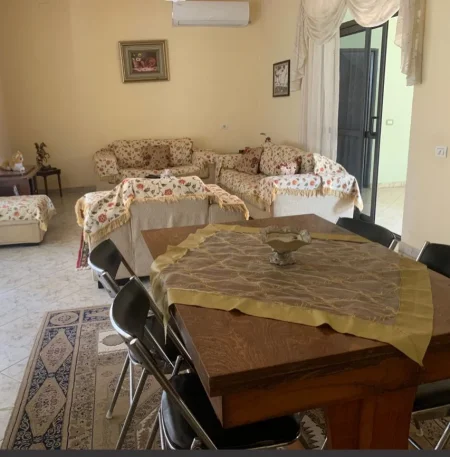 Tirane, jepet me qera apartament 2+1 Kati 2, 150 m² 500 € (PORCELAN)