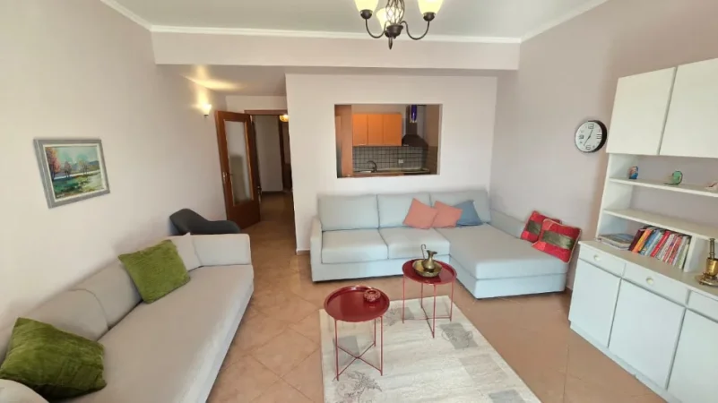 Tirane, jepet me qera apartament 2+1 Kati 5, 107 m² 750 € (Stadiumi Dinamo)