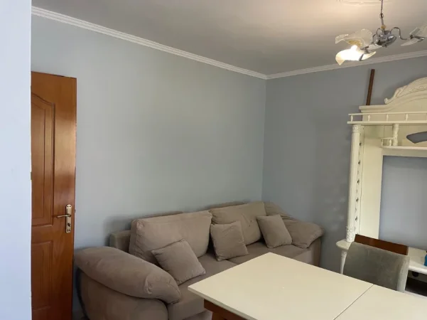 Tirane, jepet me qera apartament 1+1 Kati 4, 55 m² 500 € (Ambasada Amerikane)