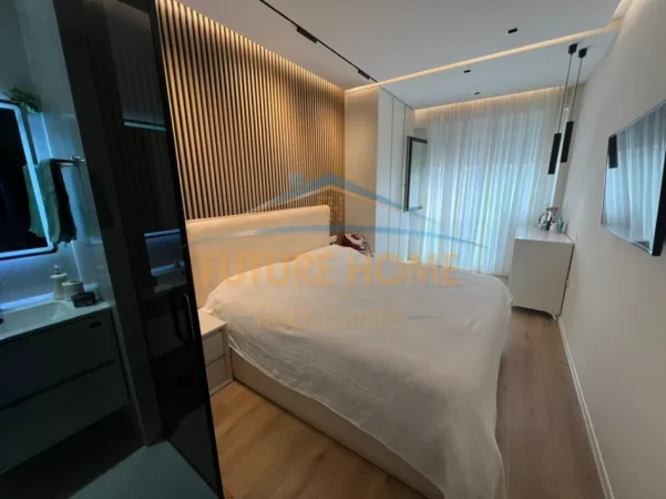 SHITET APARTAMENT 2+1+2POSTE PARKIMI KOMPLEKSI MAGNET, 21DHJETORI