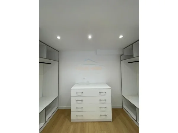 Tirane, jepet me qera apartament 1+1 Kati 0, 38 m² 350 € (Fresku.)