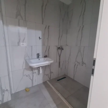 Mangalem (Ali Demi) jap1+1 e mobiluar