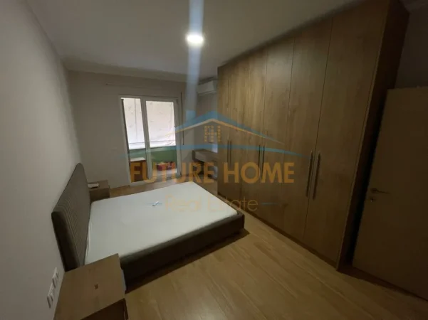 Tirane, jepet me qera apartament 2+1 , 119 m² 650 € (kopshti botanik)