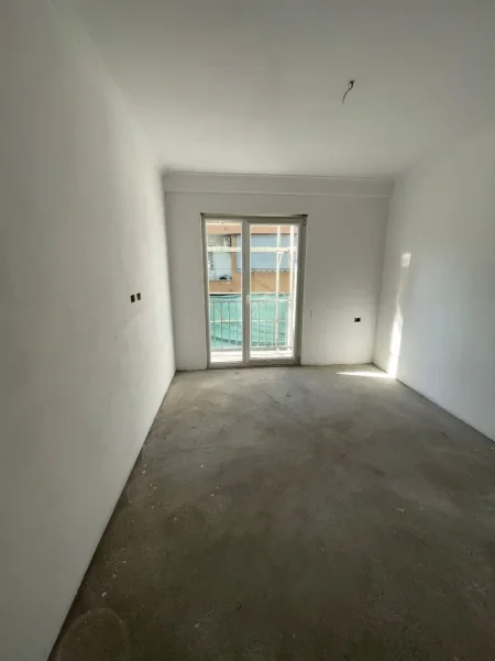 Tirane, shitet apartament 2+1 Kati 2, 89 m² 82.900 € (KAMEZ)
