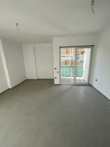 Tirane, shitet apartament 2+1 Kati 2, 89 m² 82.900 € (KAMEZ)