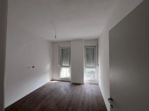 Tirane, jepet me qera apartament 1+1+Ballkon Kati 7, 