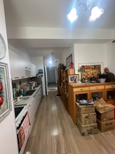 Tirane, shitet apartament 2+1 Kati 2, 83 m² 150.000 € (ALI DEMI)