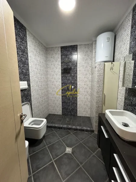 Tirane, shitet apartament 1+1 Kati 6, 77 m² 175.000 € (KOMUNA E PARISIT)