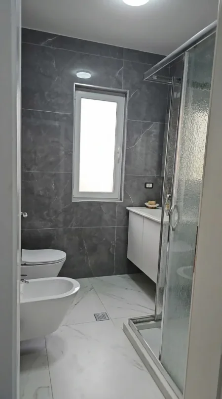 Tirane, shitet apartament duplex 5+1+Aneks+Ballkon Kati 5, 250 m² 450.000 € (Rruga Mine Peza)