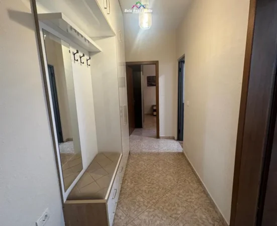 Tirane, jepet me qera apartament 1+1 Kati 6, 65 m² 700 € (Rruga e Kavajes)