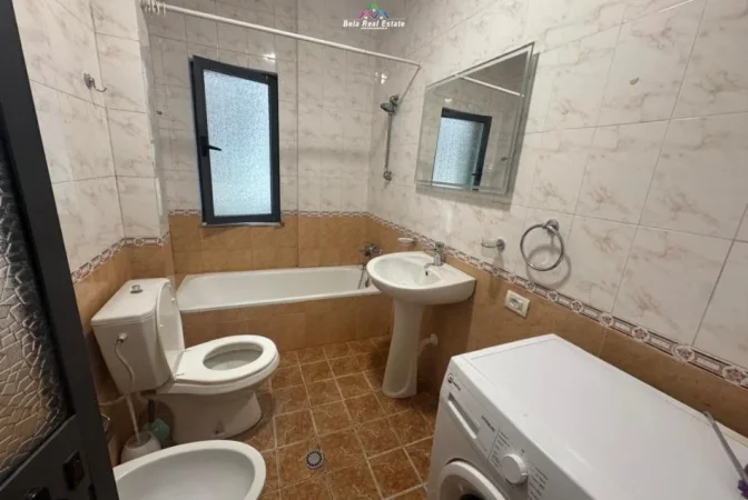Tirane, jepet me qera apartament 1+1 Kati 6, 65 m² 700 € (Rruga e Kavajes)