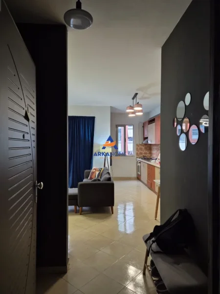 Tirane, jepet me qera apartament 2+1+Ballkon Kati 2, 90 m² 520 € 