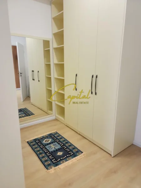 Tirane, jepet me qera apartament 1+1 Kati 4, 62 m² 500 € (ALI DEMI)