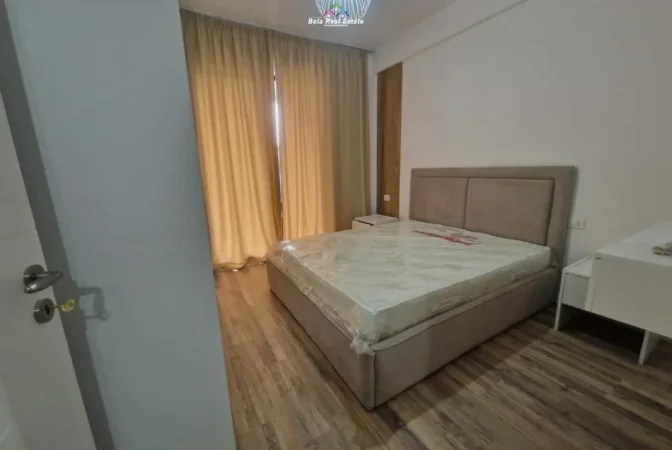 Tirane, jepet me qera apartament 1+1 Kati 3, 450 € (Rruga Sokrat Miho)