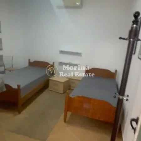 Tirane, jepet me qera shtepi 1+1 Kati 1, 60 m² 450 € (Komuna e Parisit)