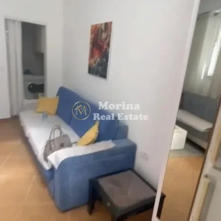 Tirane, jepet me qera shtepi 1+1 Kati 1, 60 m² 450 € (Komuna e Parisit)