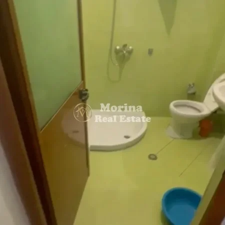 Tirane, jepet me qera shtepi 1+1 Kati 1, 60 m² 450 € (Komuna e Parisit)